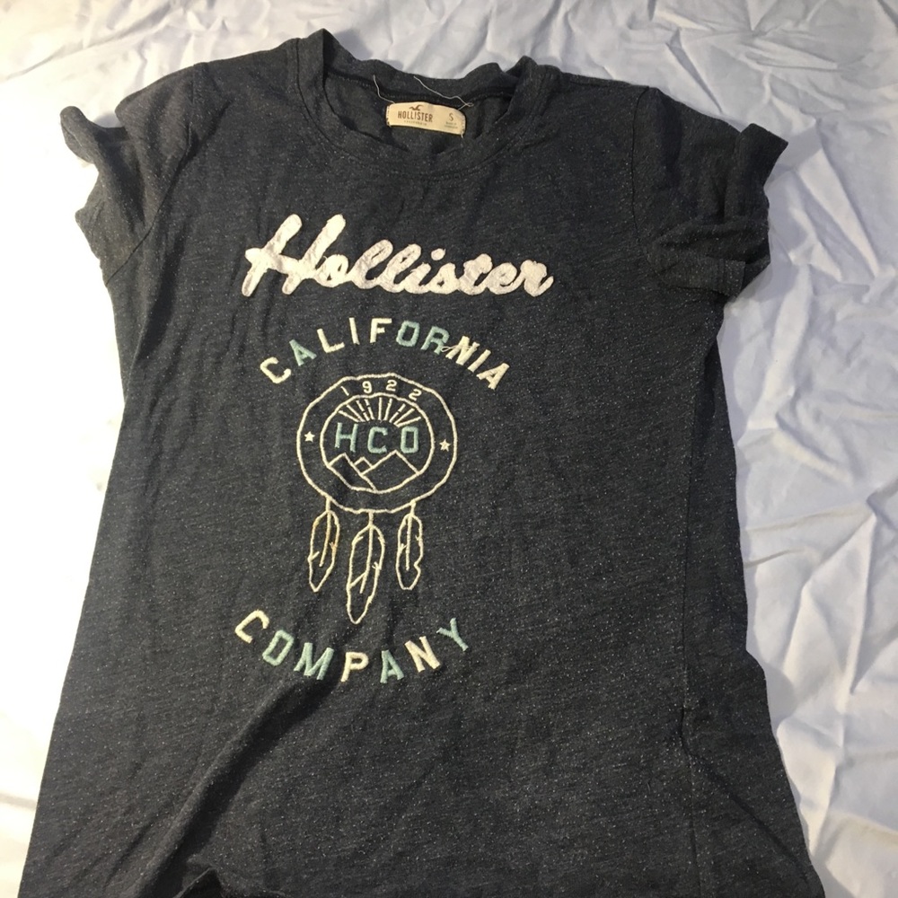 A cute hollister shirt